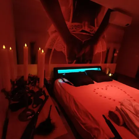 La Parenthese Love Room Moussan Exterior foto