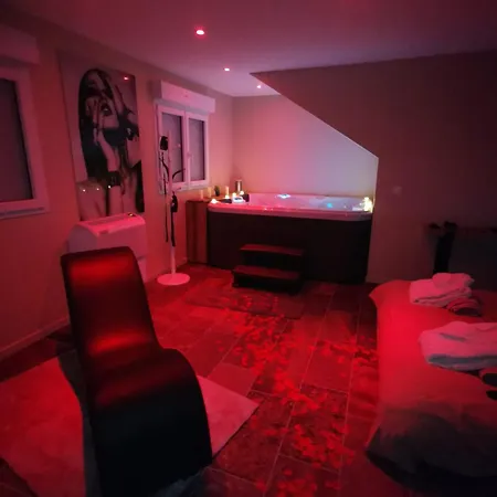 La Parenthese Love Room Moussan Exterior foto